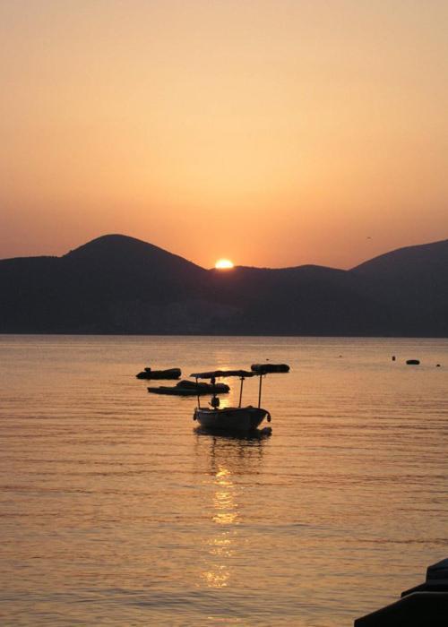 Apartments Grispolis Tivat Exterior photo